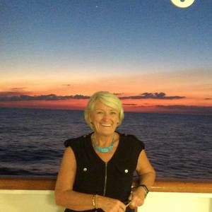 Meet your Posher, Debbie